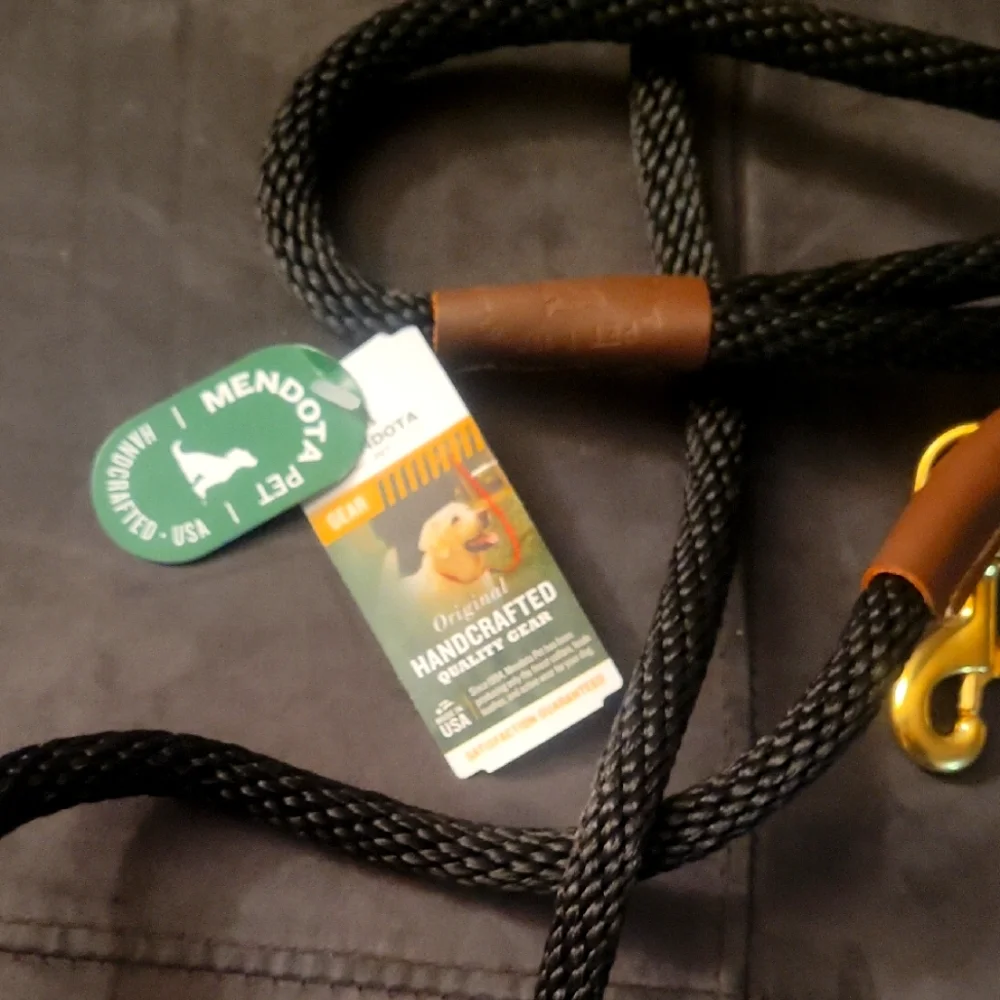 Black Dog Leash - Picture 1 of 5